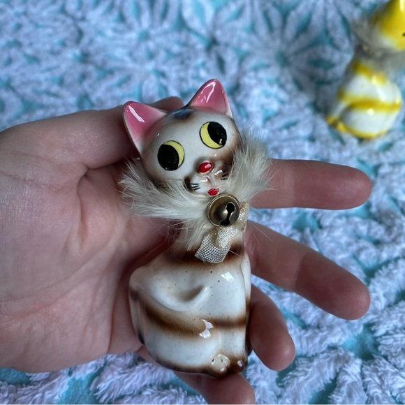 Vintage Salt & Pepper shaker set kitty cats anthropomorphic big eye cats - Picture 3 of 8